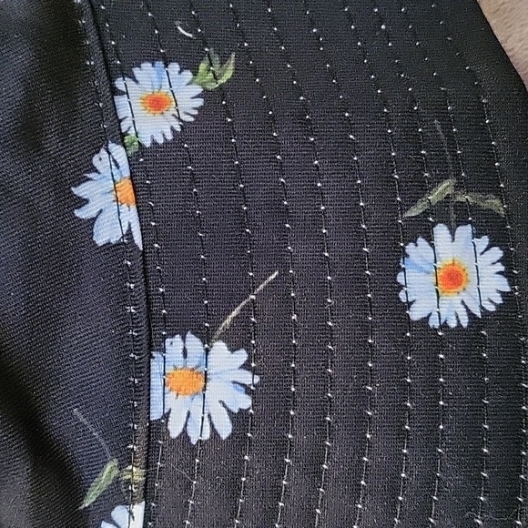 Alice + Olivia reversible bucket hat - Picture 4 of 6